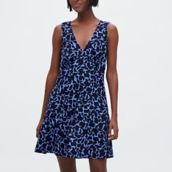 NWT UNIQLO Printed V-Neck Sleeveless Mini Dress Large - Picture 1 of 12